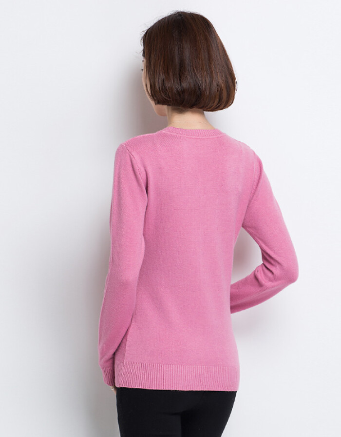 桑簡針織衫 秋日溫柔風尚，皮粉圓領毛衣的時尚魅力